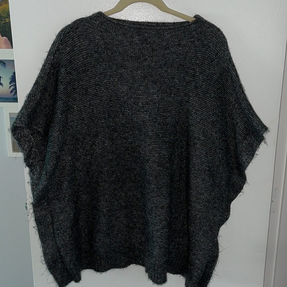 Universal thread poncho